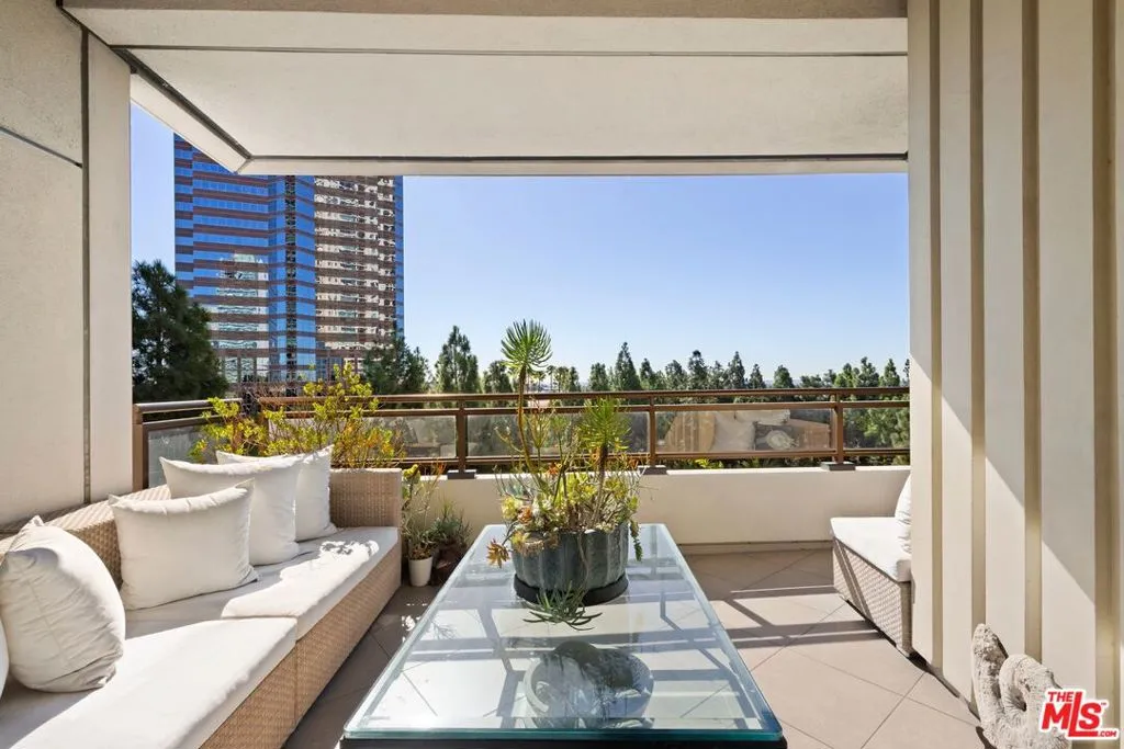 1 W Century Drive 5b, Los Angeles, California 90067 home-pic-18